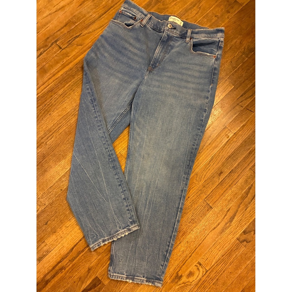Abercrombie & Fitch The Mom High Rise Jeans Medium Wash Blue Size 29 8S